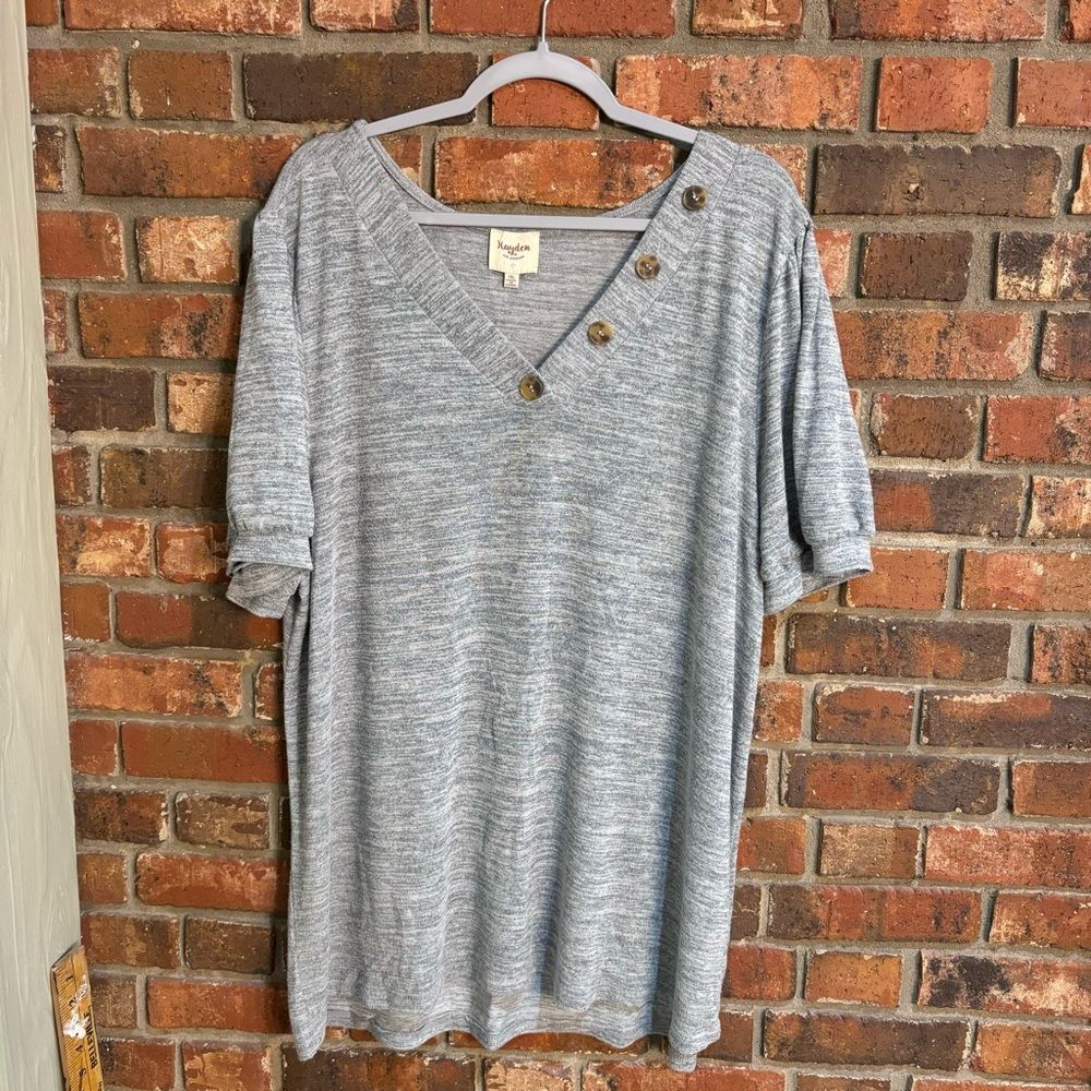 Hayden womens v neck buttons puff sleeve lightweight knit sweater gray 1X